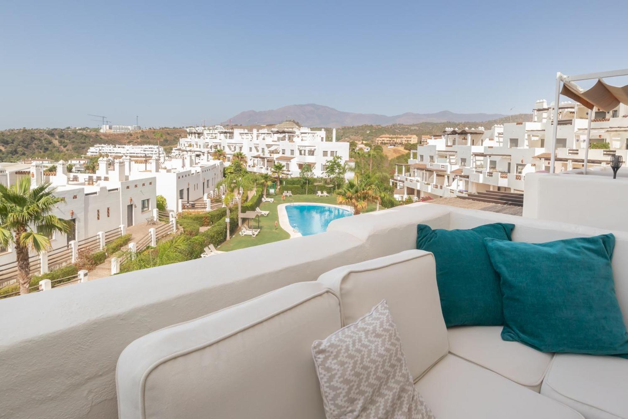 Sunset Luxury Penthouse - Happy