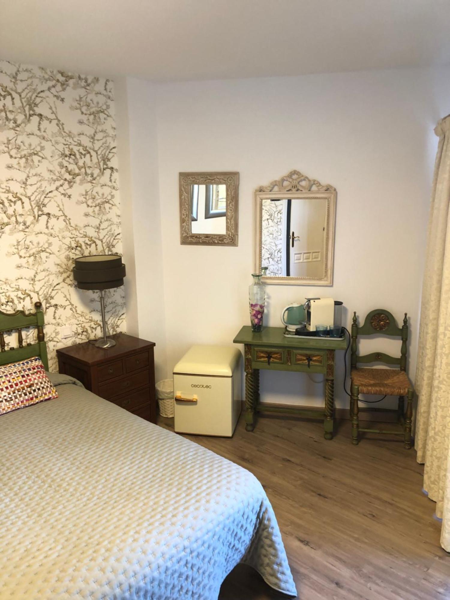 Deluxe Con Bano Privado En Atalaya Apartagolf,