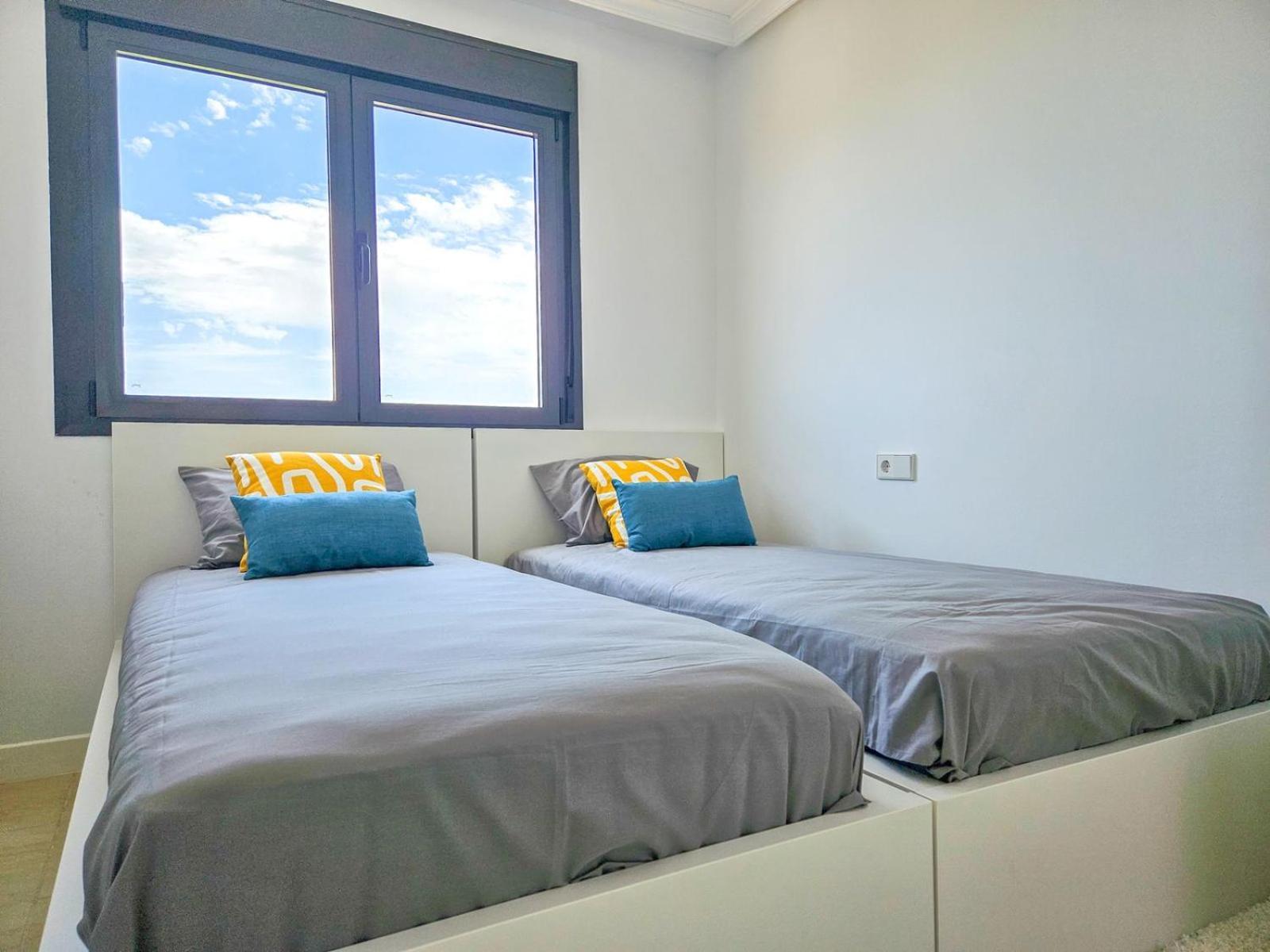 Apartment W Esteponie Z Niesamowitymi Widokami Na Gibraltar I Gore La Concha *