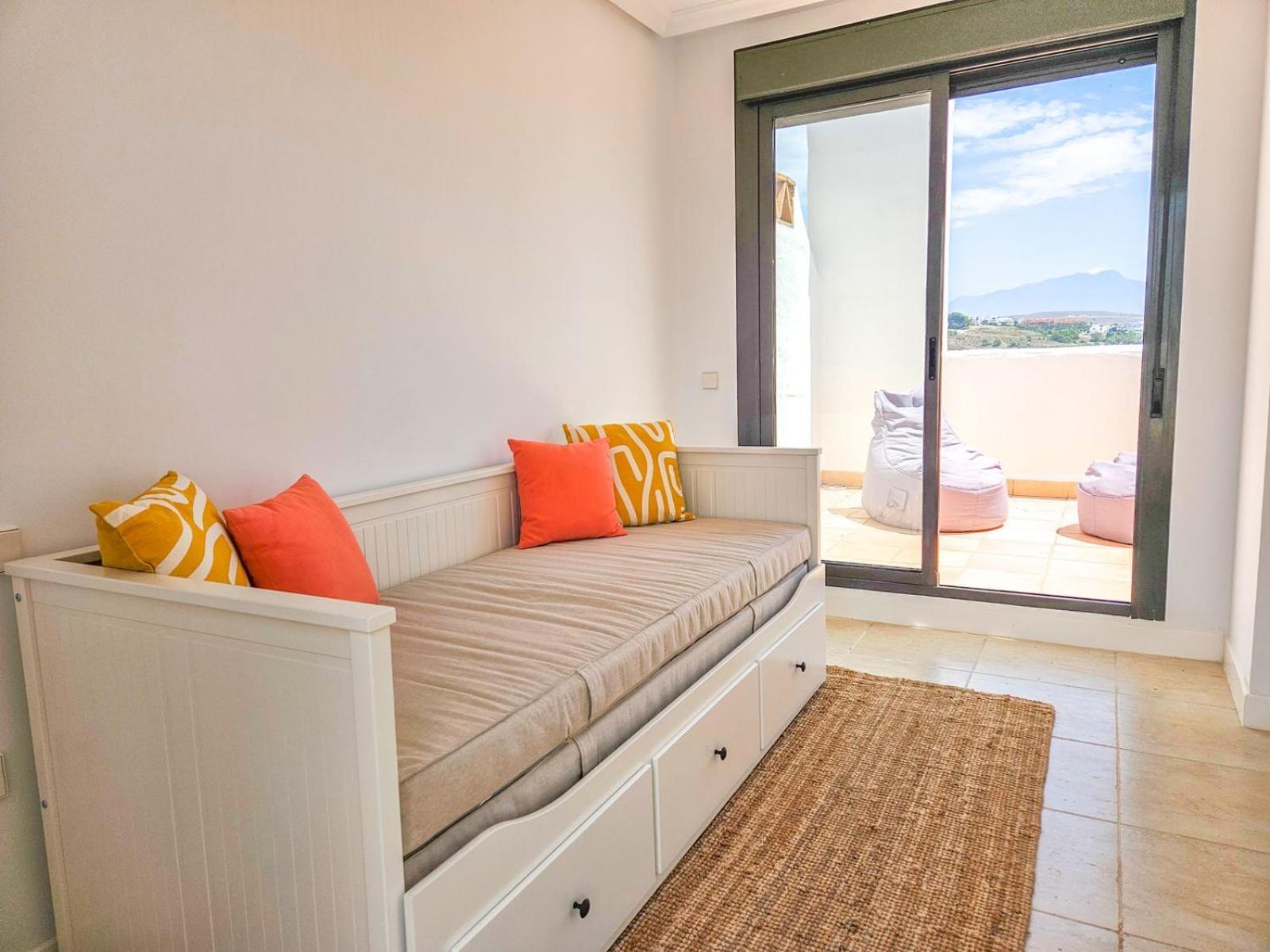 Apartment W Esteponie Z Niesamowitymi Widokami Na Gibraltar I Gore La Concha