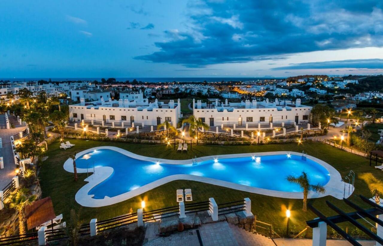 Apartment W Esteponie Z Niesamowitymi Widokami Na Gibraltar I Gore La Concha *