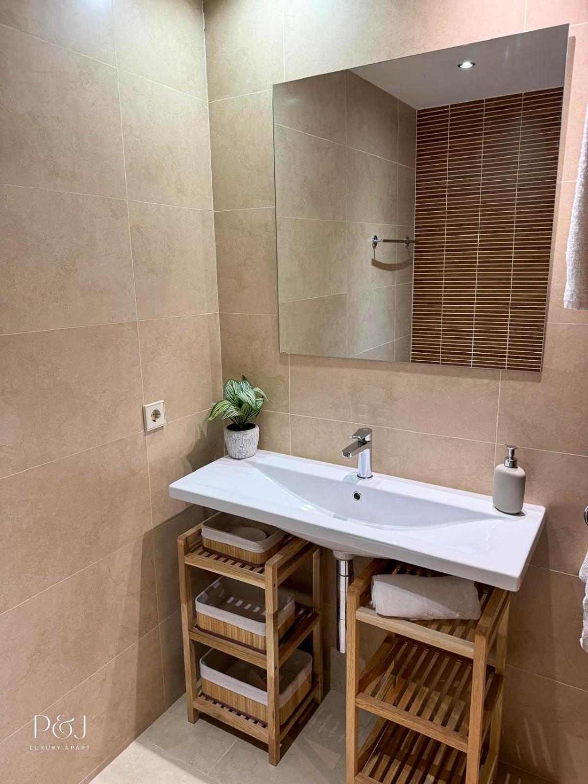 Pj Luxury Sotoserena *