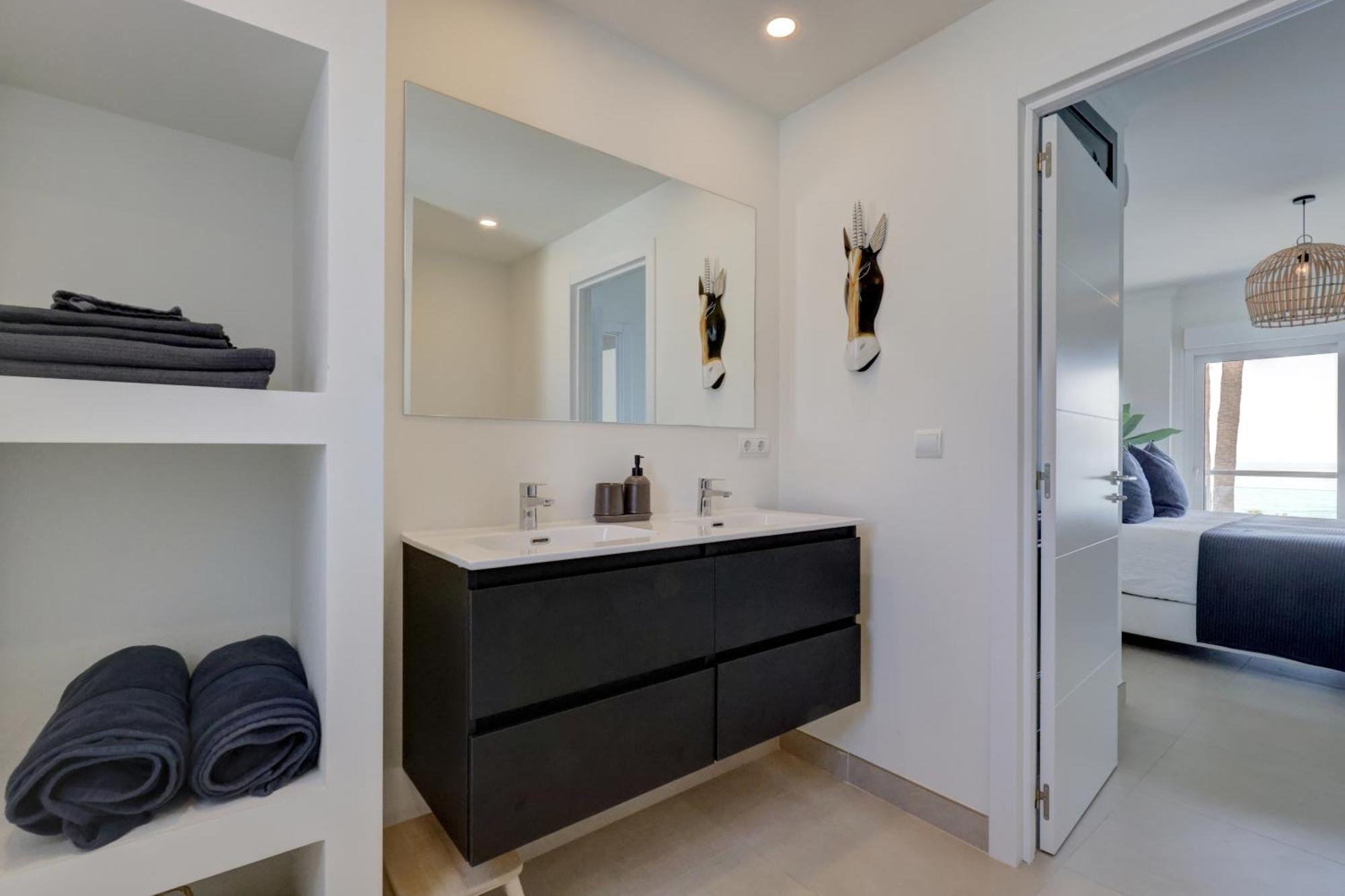 Penthouse Belisimo - Gerenoveerd Met Balkon & Zeezicht *