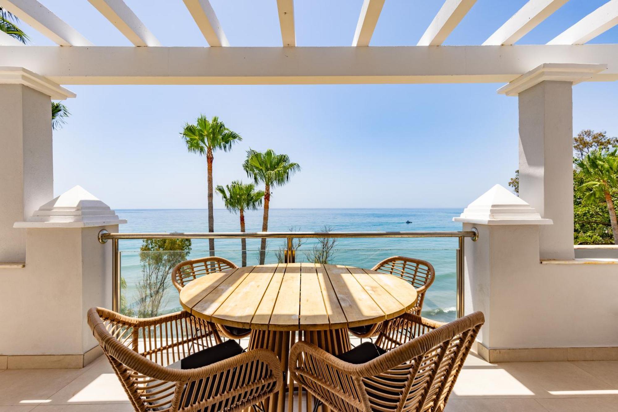 Penthouse Belisimo - Gerenoveerd Met Balkon & Zeezicht *