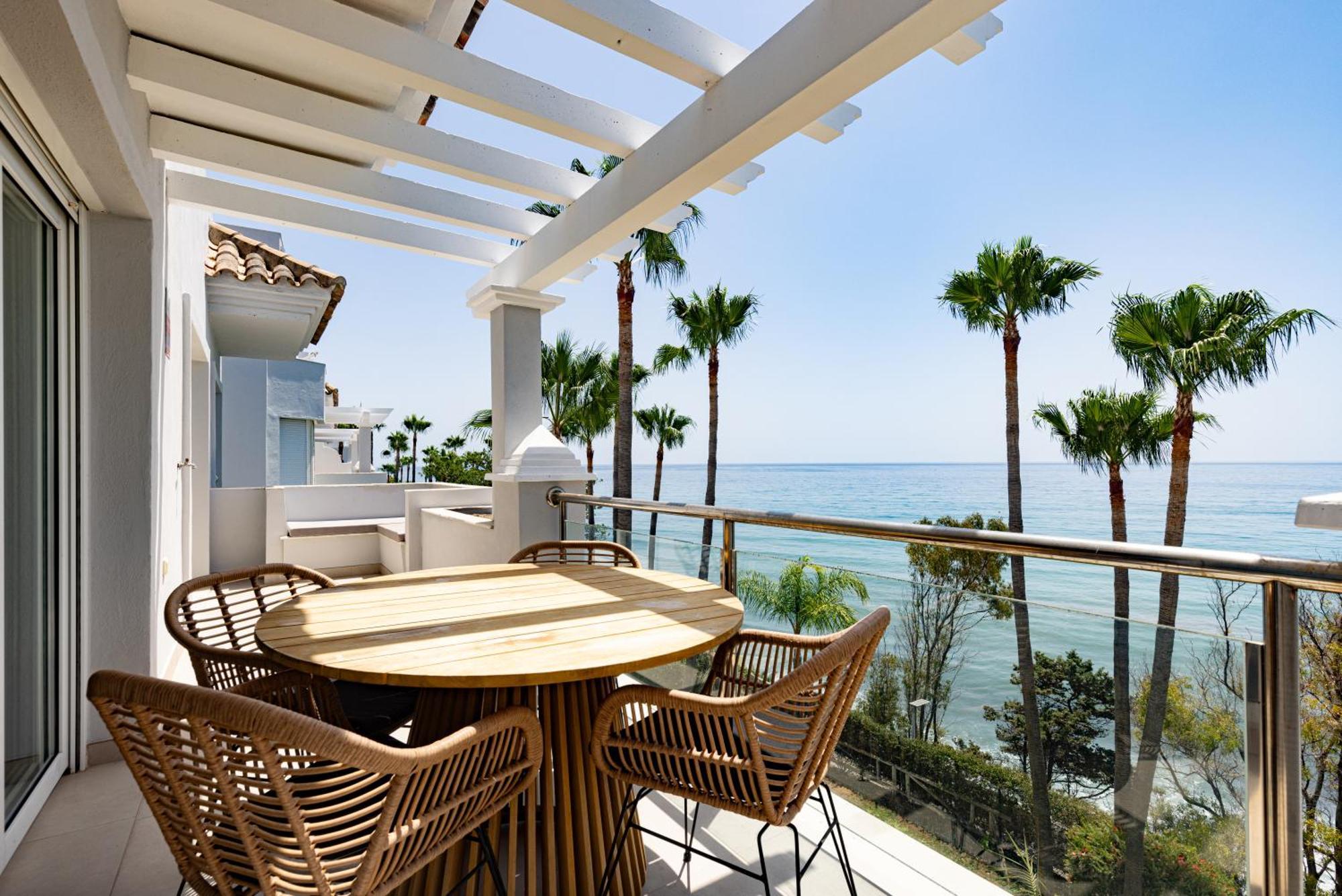 Penthouse Belisimo - Gerenoveerd Met Balkon & Zeezicht