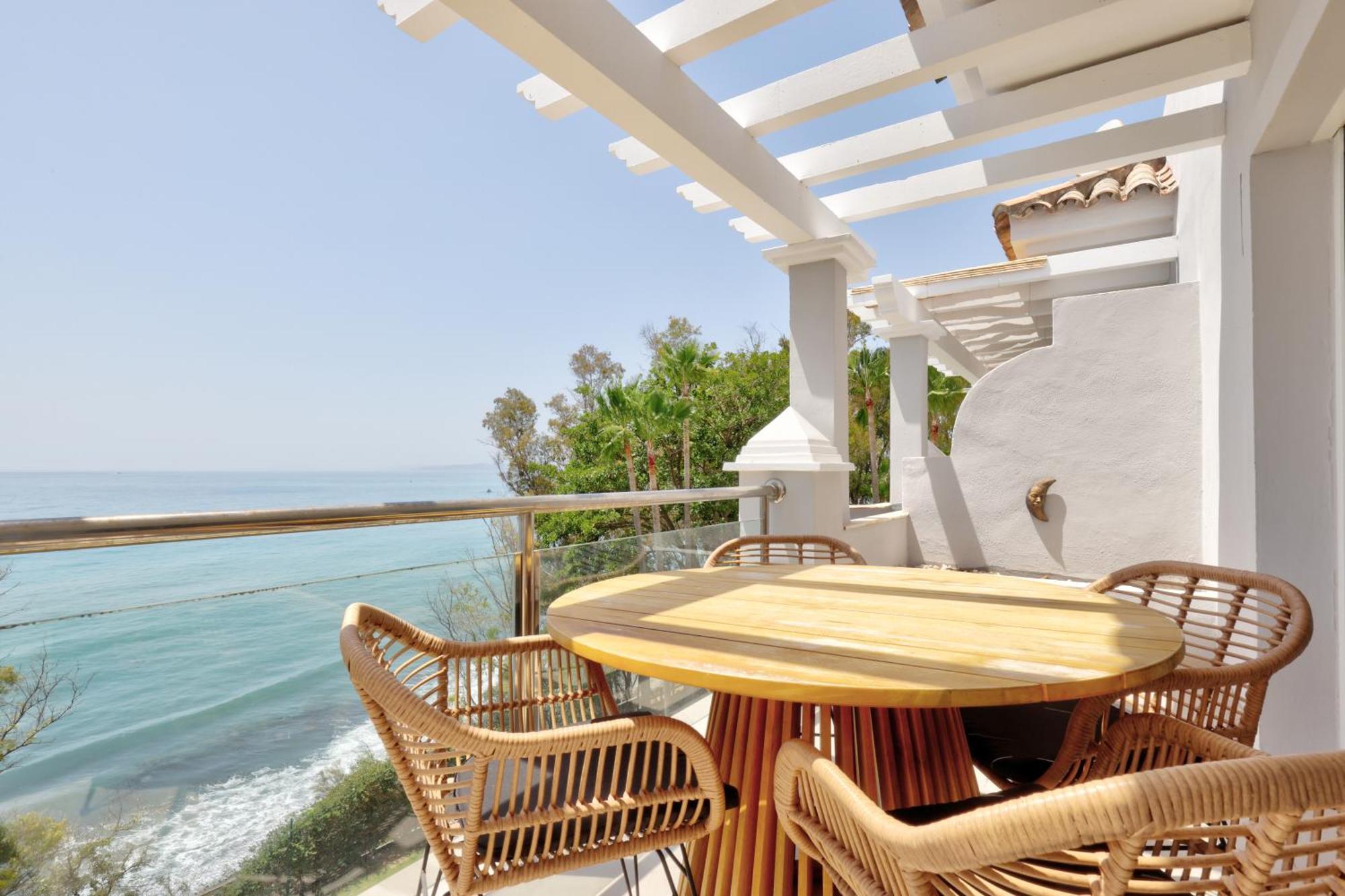 Penthouse Belisimo - Gerenoveerd Met Balkon & Zeezicht Apartment *