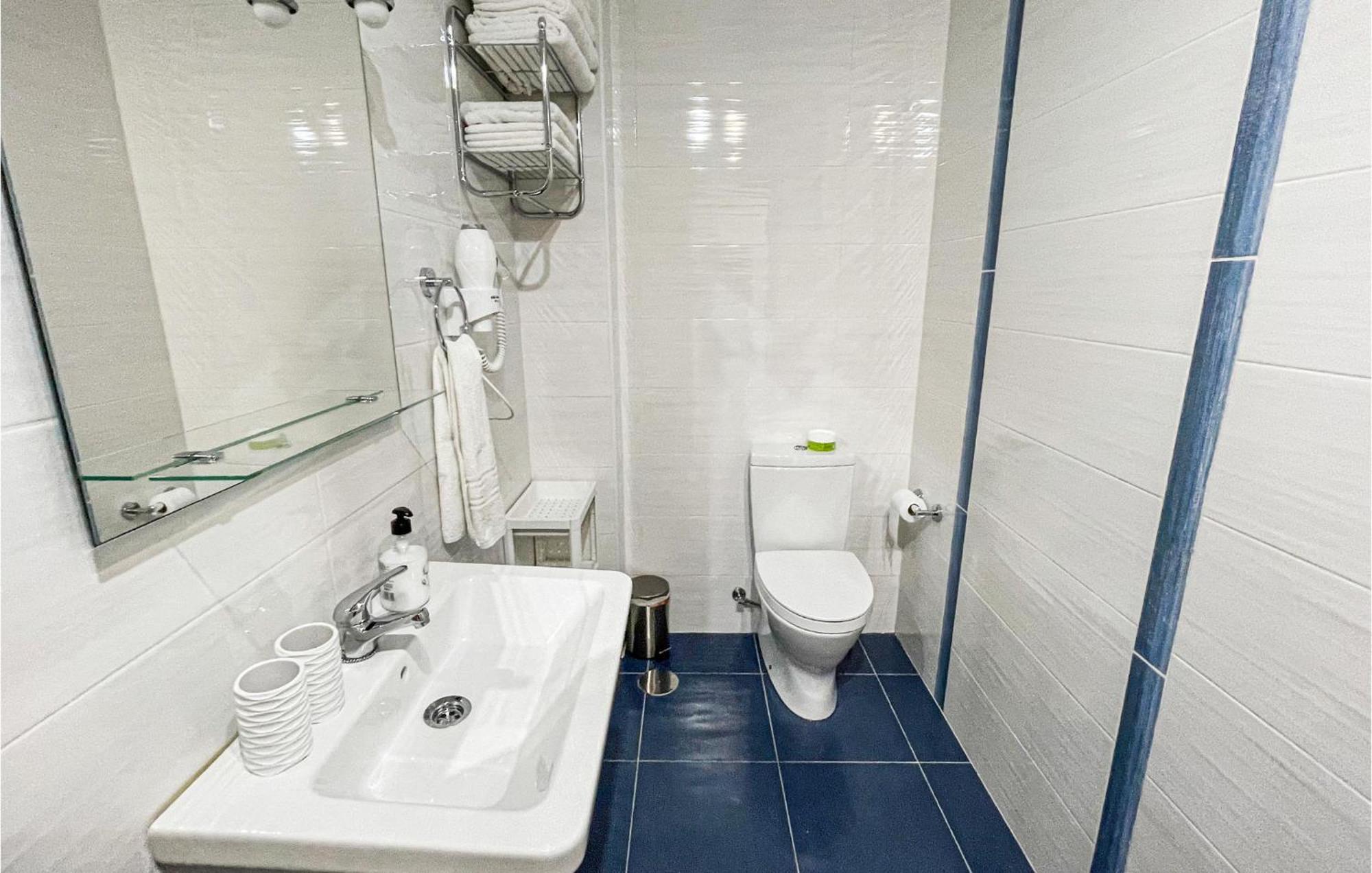 Apartment Gorgeous In With Kitchen Estepona