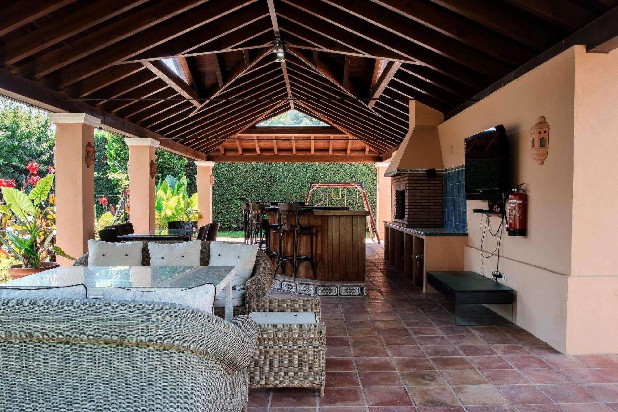 Villa 1072 Beachfront El Paraiso Retreat With Pool & Bbq *