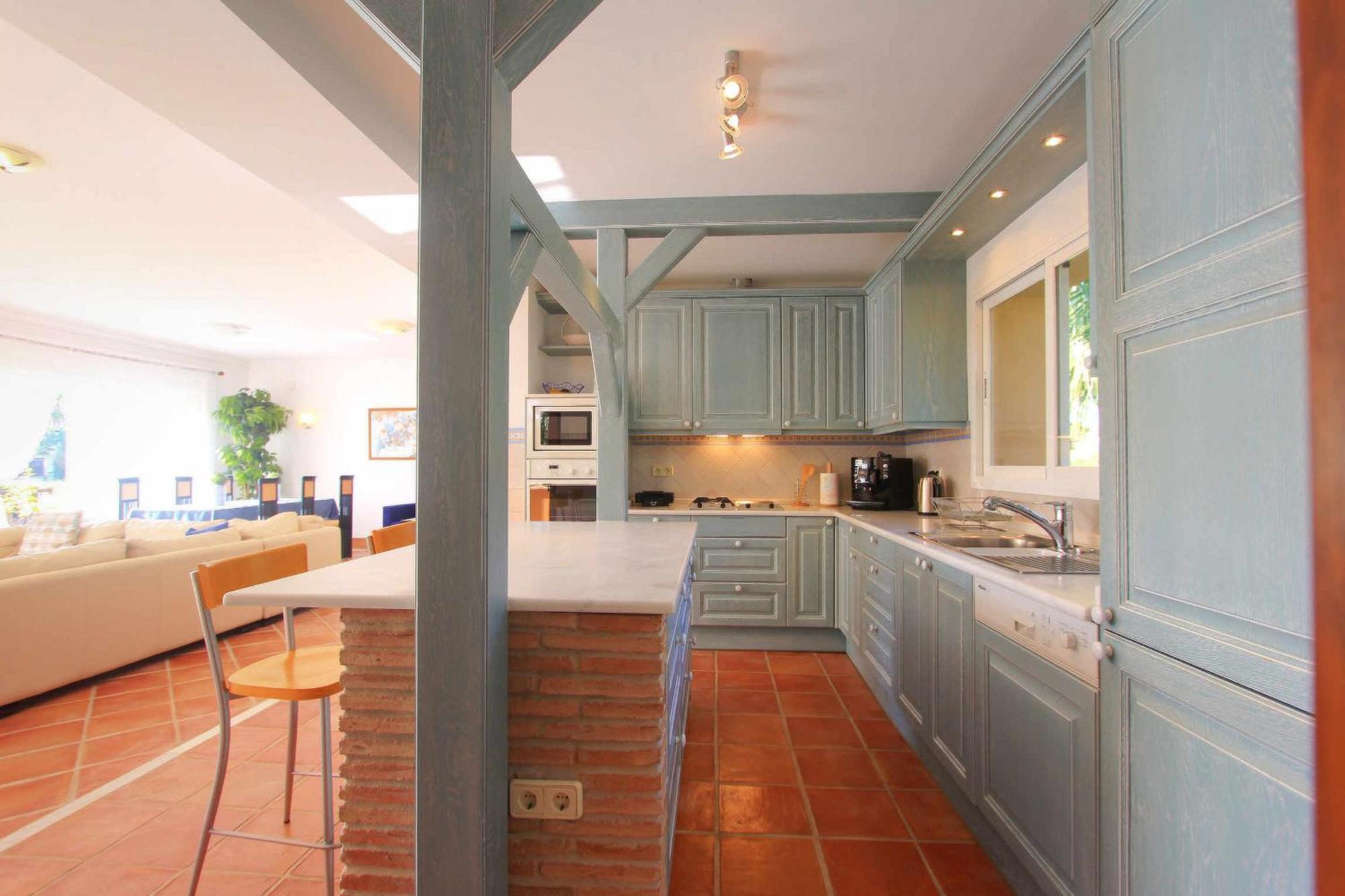 1072 Beachfront El Paraiso Retreat With Pool & Bbq * Estepona