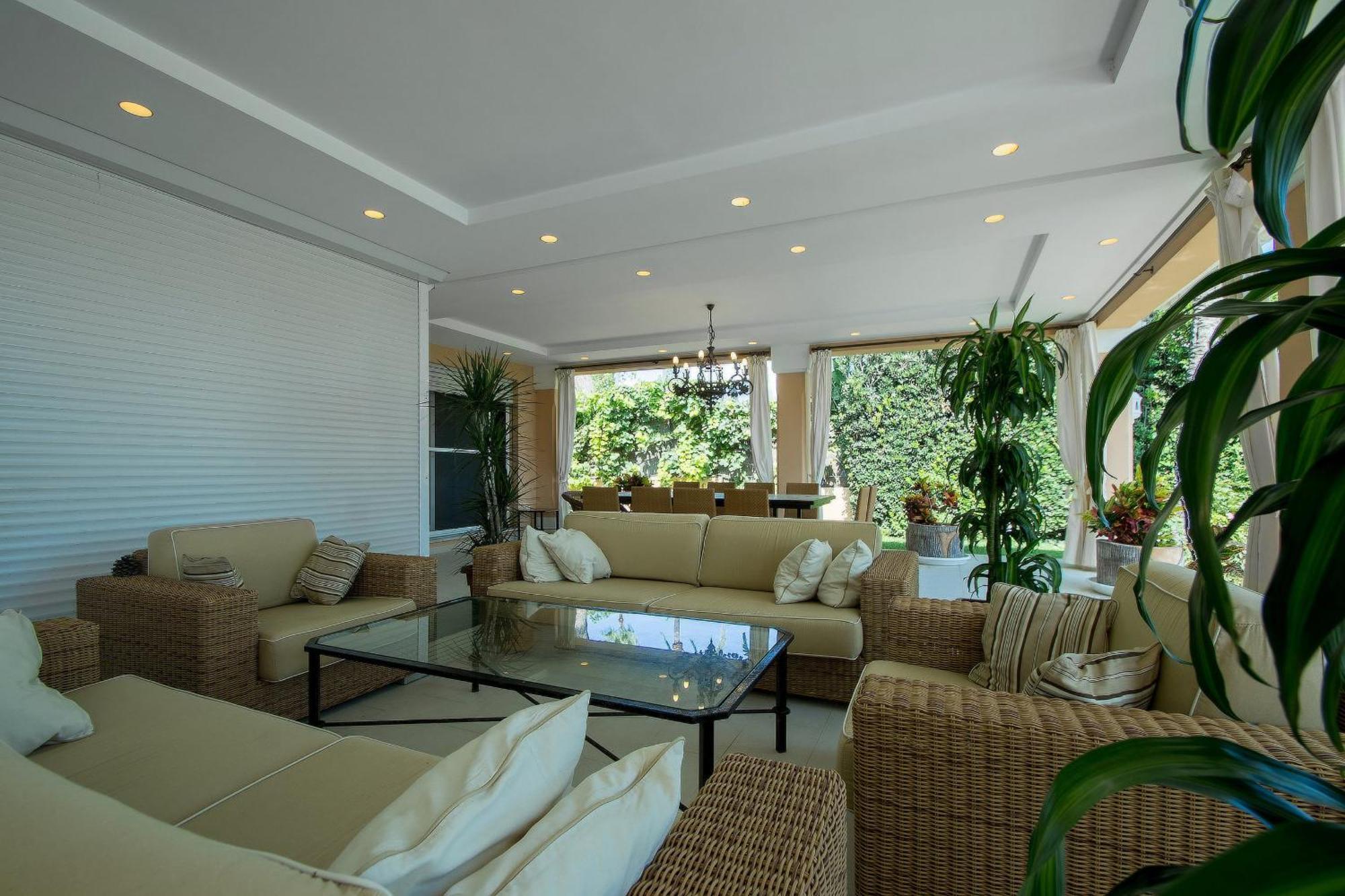 1072 Beachfront El Paraiso Retreat With Pool & Bbq Estepona
