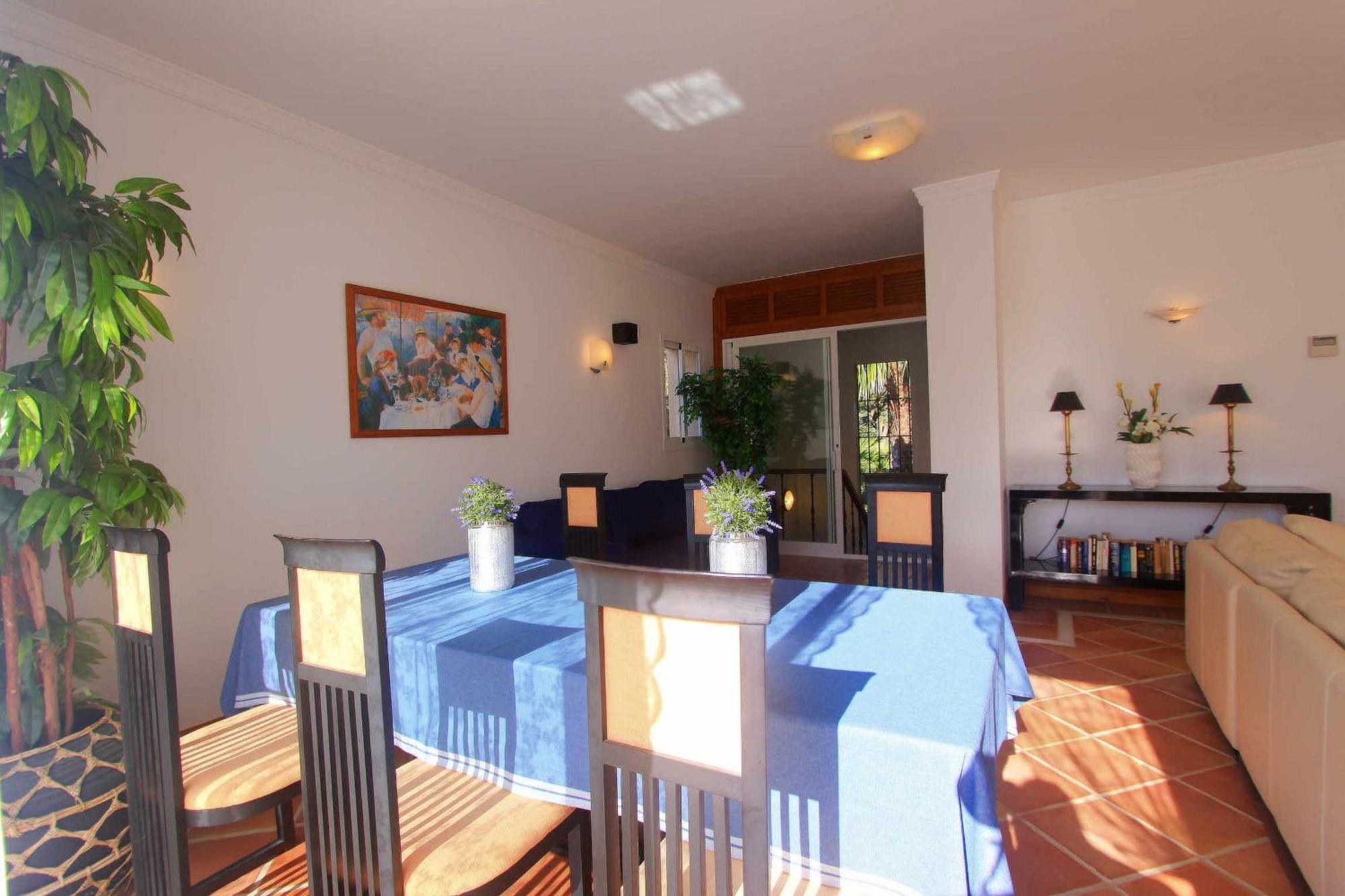 1072 Beachfront El Paraiso Retreat With Pool & Bbq Villa