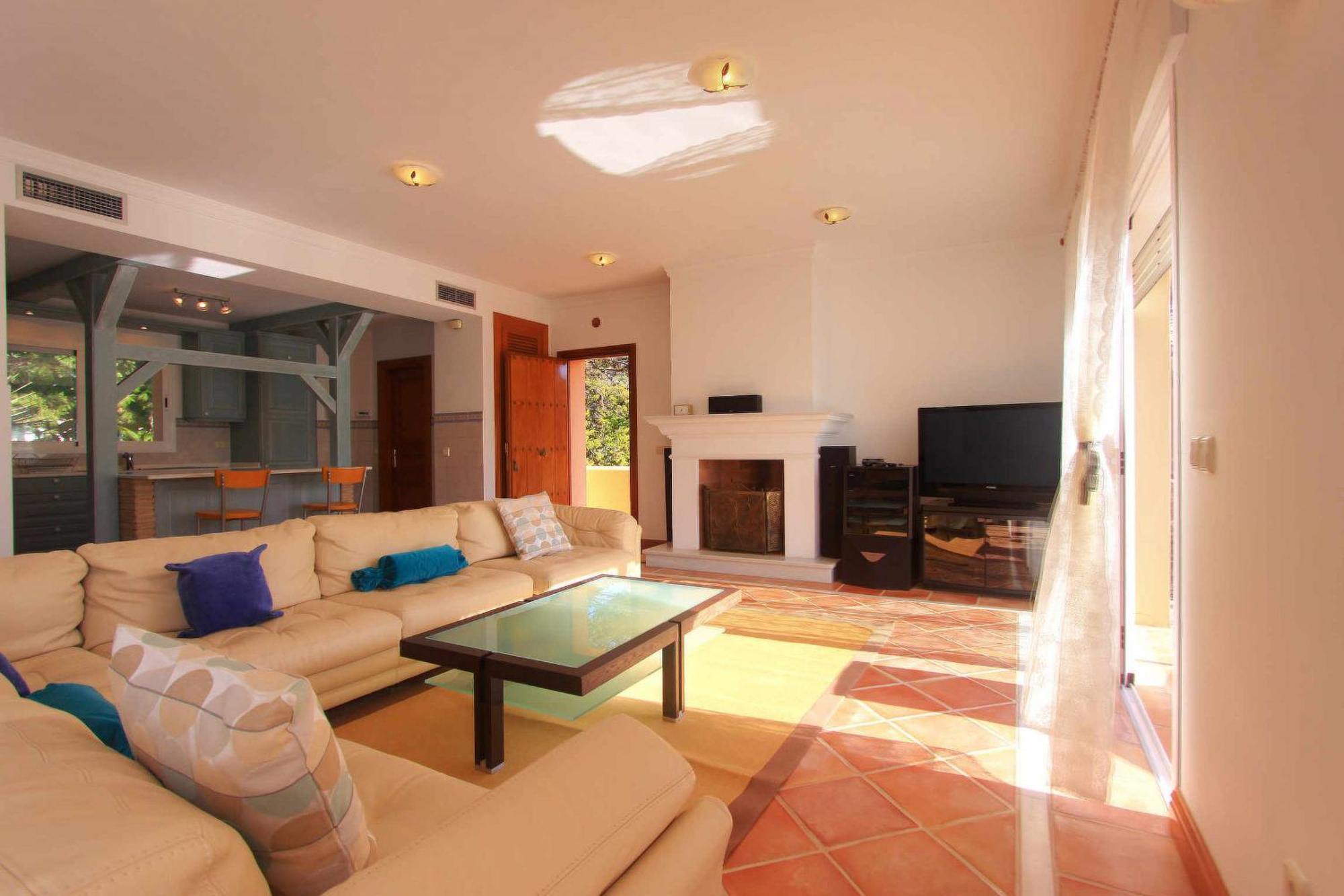 1072 Beachfront El Paraiso Retreat With Pool & Bbq * Estepona