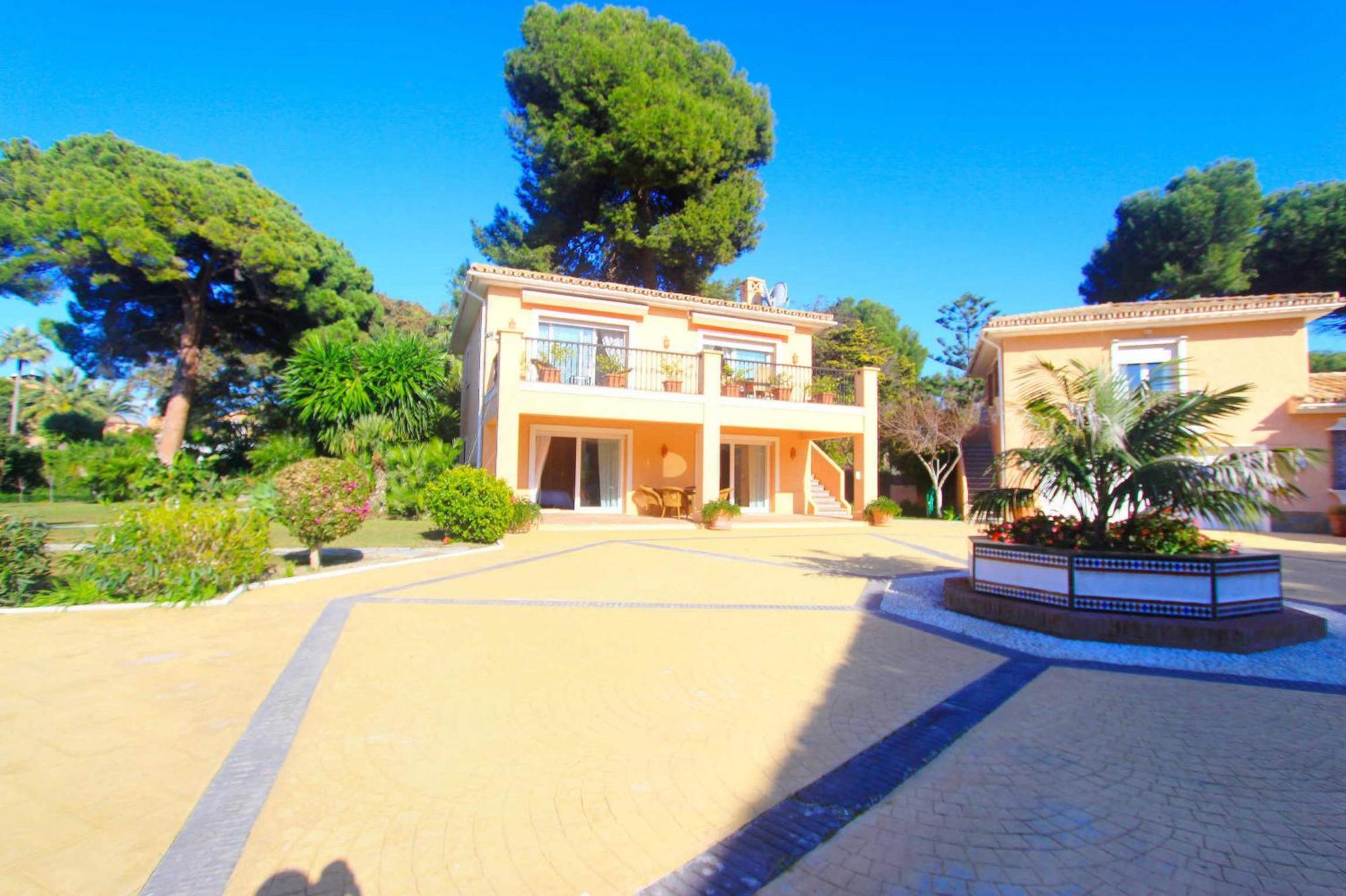 1072 Beachfront El Paraiso Retreat With Pool & Bbq Villa *
