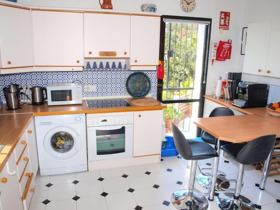 Villa 4 Bed Private Pool Bermeja Estepona