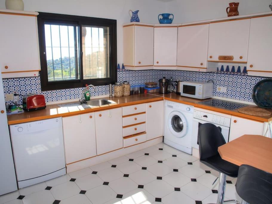 4 Bed Private Pool Bermeja Estepona
