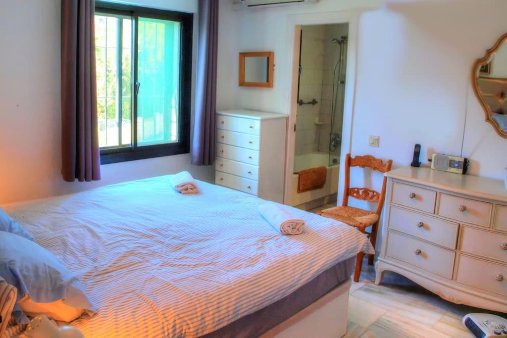 4 Bed Private Pool Bermeja Villa *