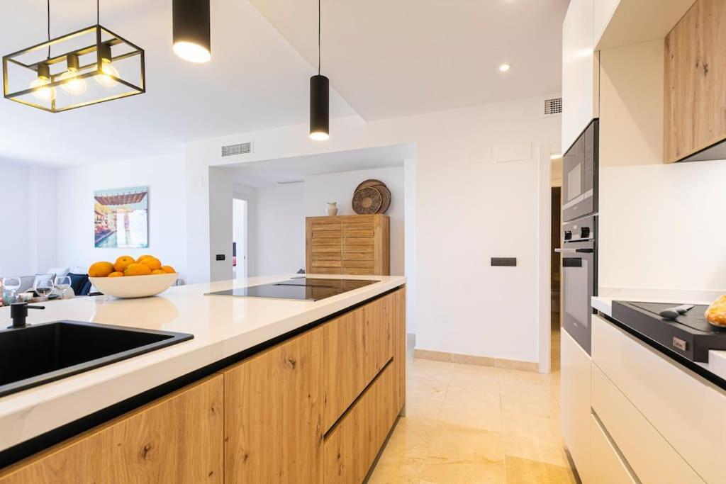 Idyllic Penthouse With Sea View In Benahavis *