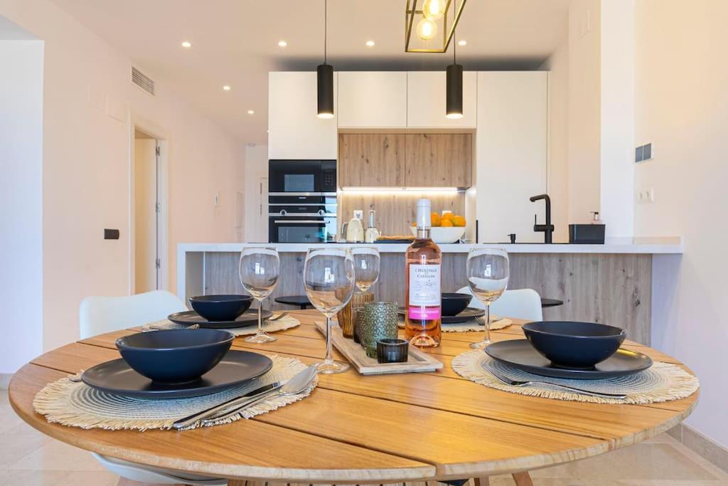 Apartment Idyllic Penthouse With Sea View In Benahavis Estepona