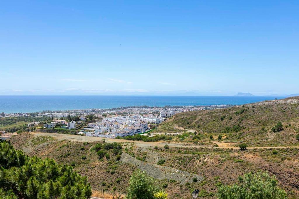 Apartment Idyllic Penthouse With Sea View In Benahavis Estepona