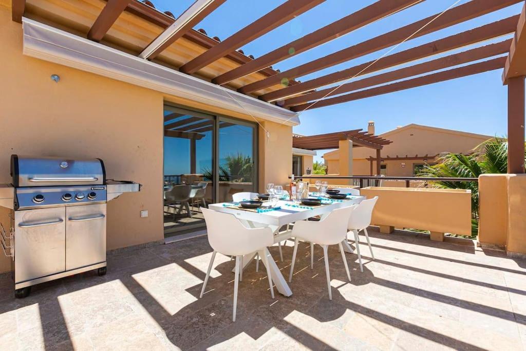 Apartment Idyllic Penthouse With Sea View In Benahavis *
