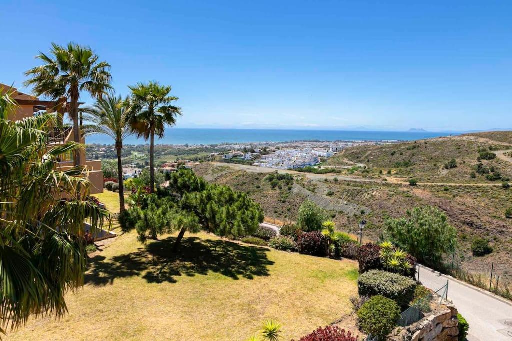 Idyllic Penthouse With Sea View In Benahavis Apartment
