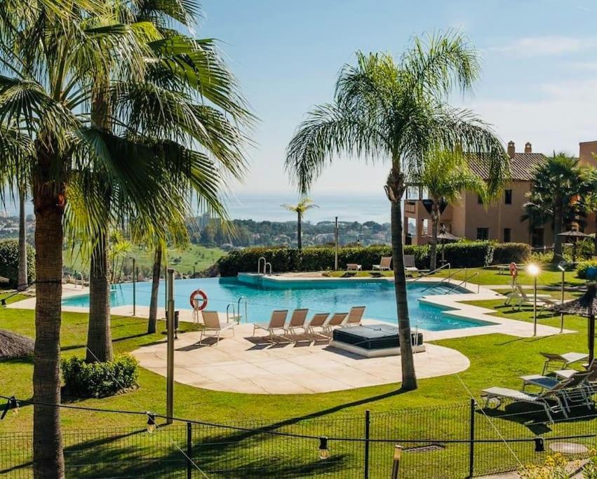 Idyllic Penthouse With Sea View In Benahavis *