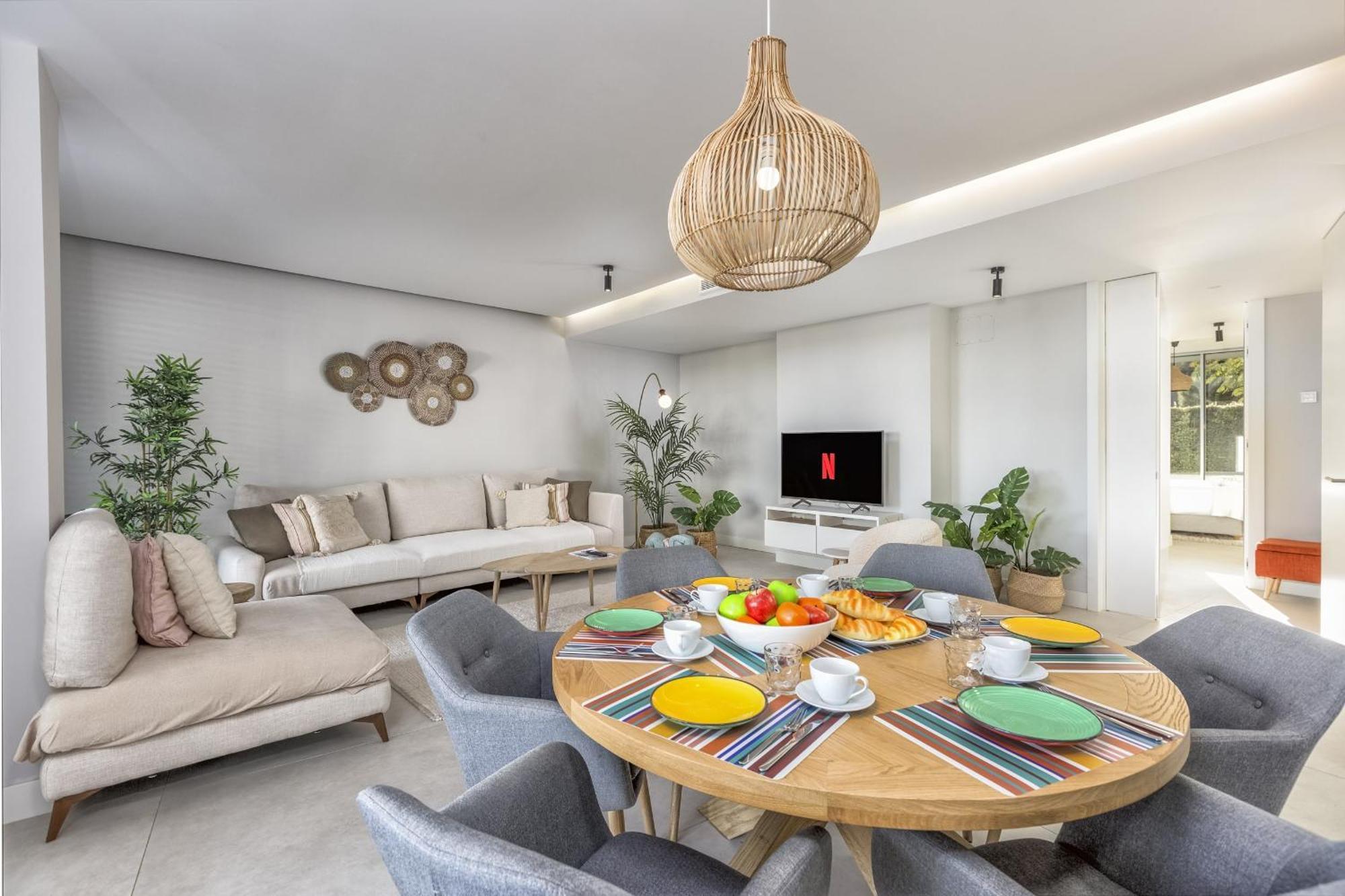 Vivi Homes - Alessio Pool, Sauna, Spa, Gym & Appartement *