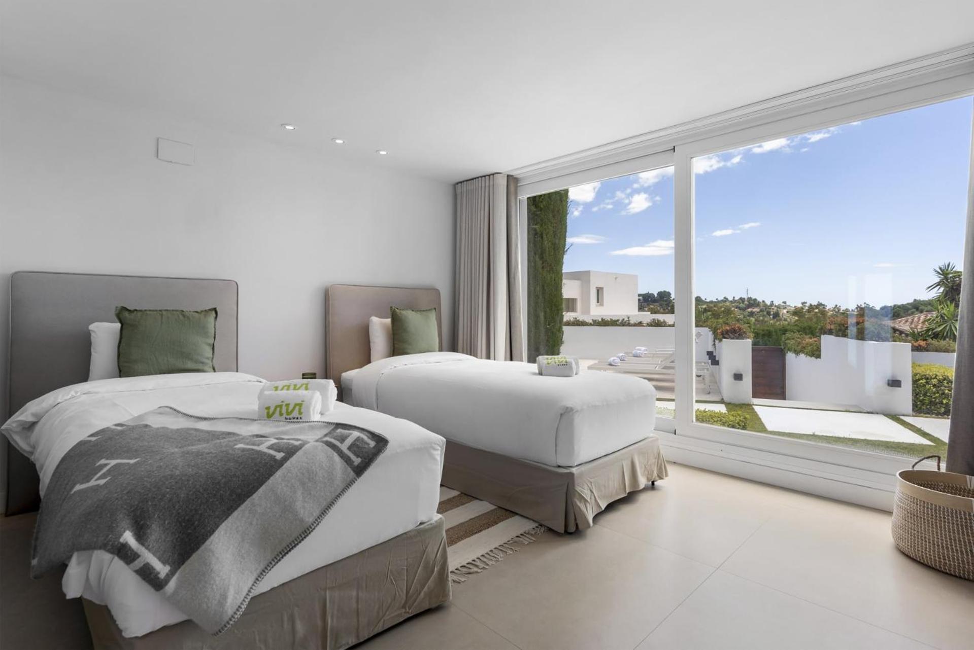 Vivi Homes -villa Carat Pool, Cinema, Golf & Terrace Villa