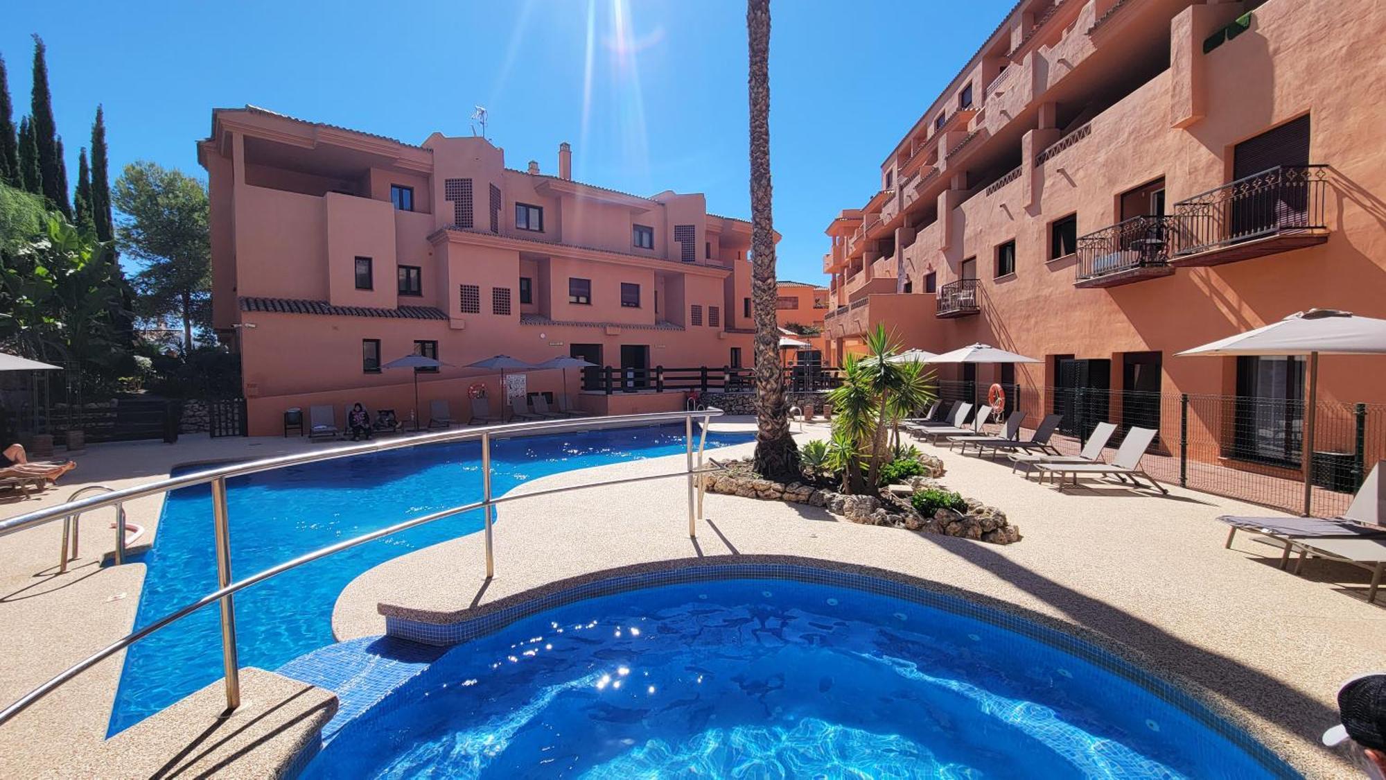 Piscina Y Sol En Planta Baja
