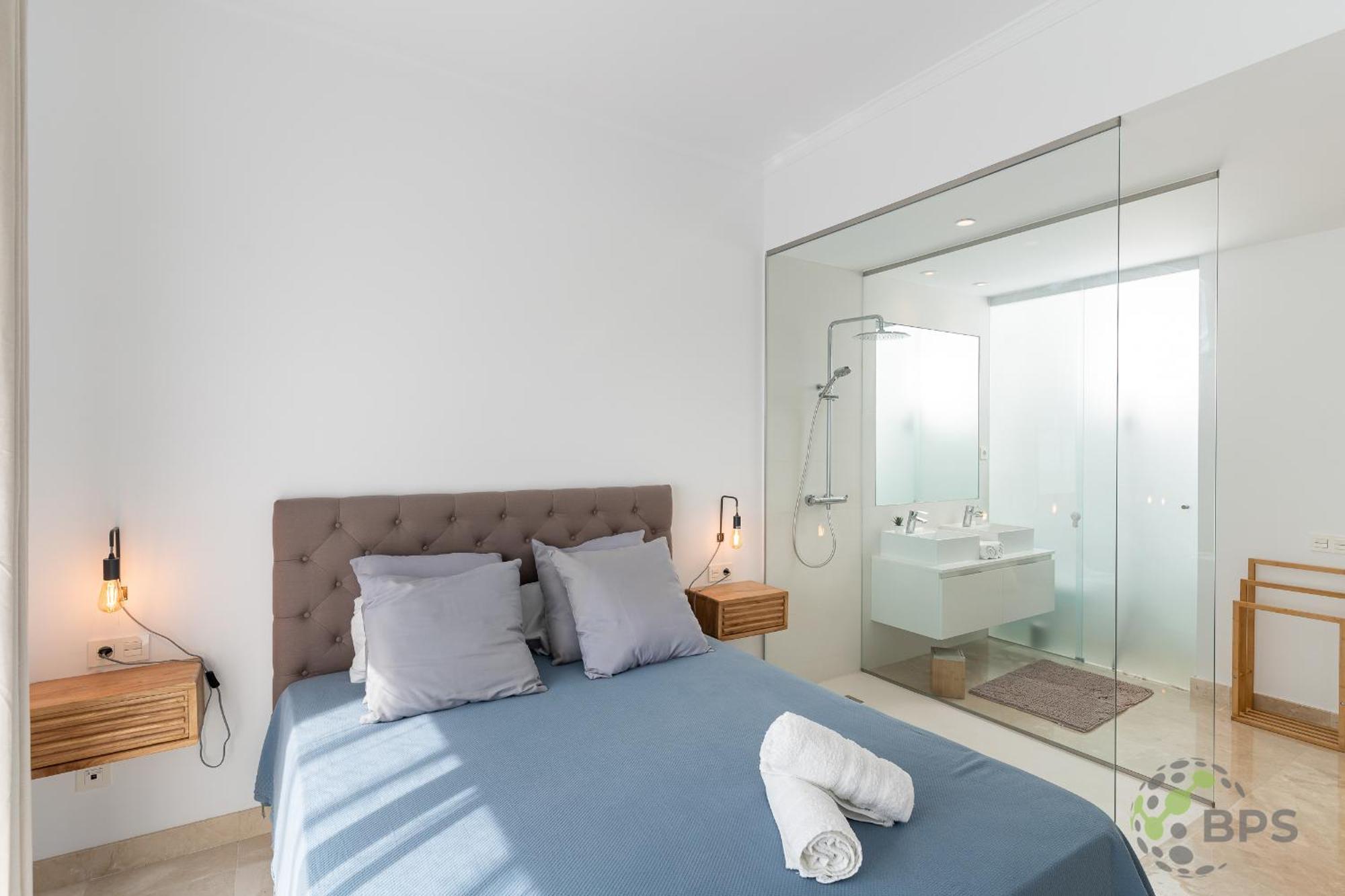 Apartment Luxurious-3-bed-penthouse-360-sea Views-263 *