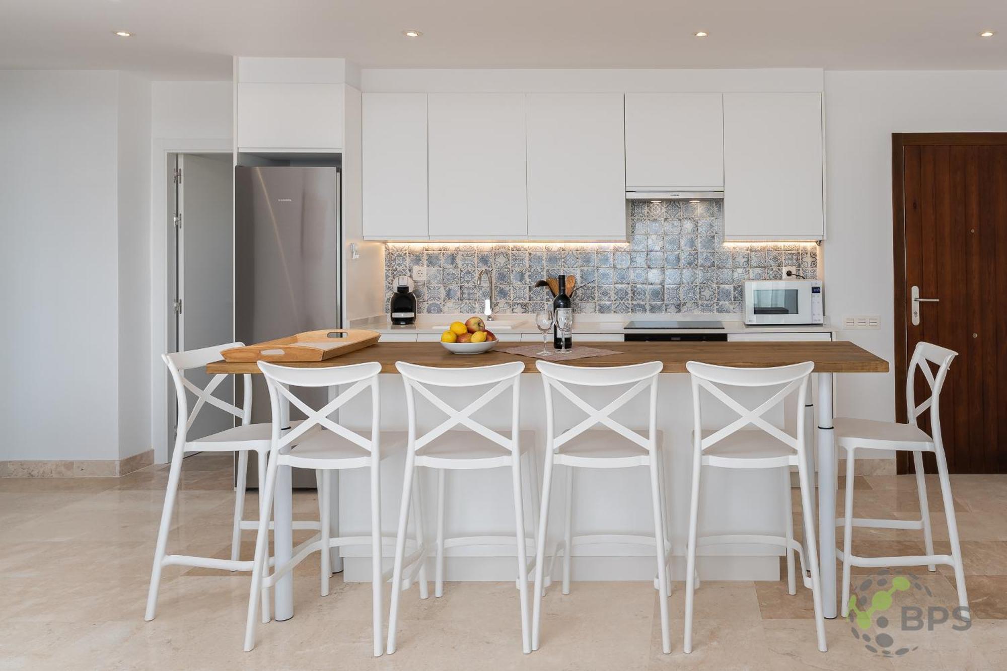 Luxurious-3-bed-penthouse-360-sea Views-263 Apartment *