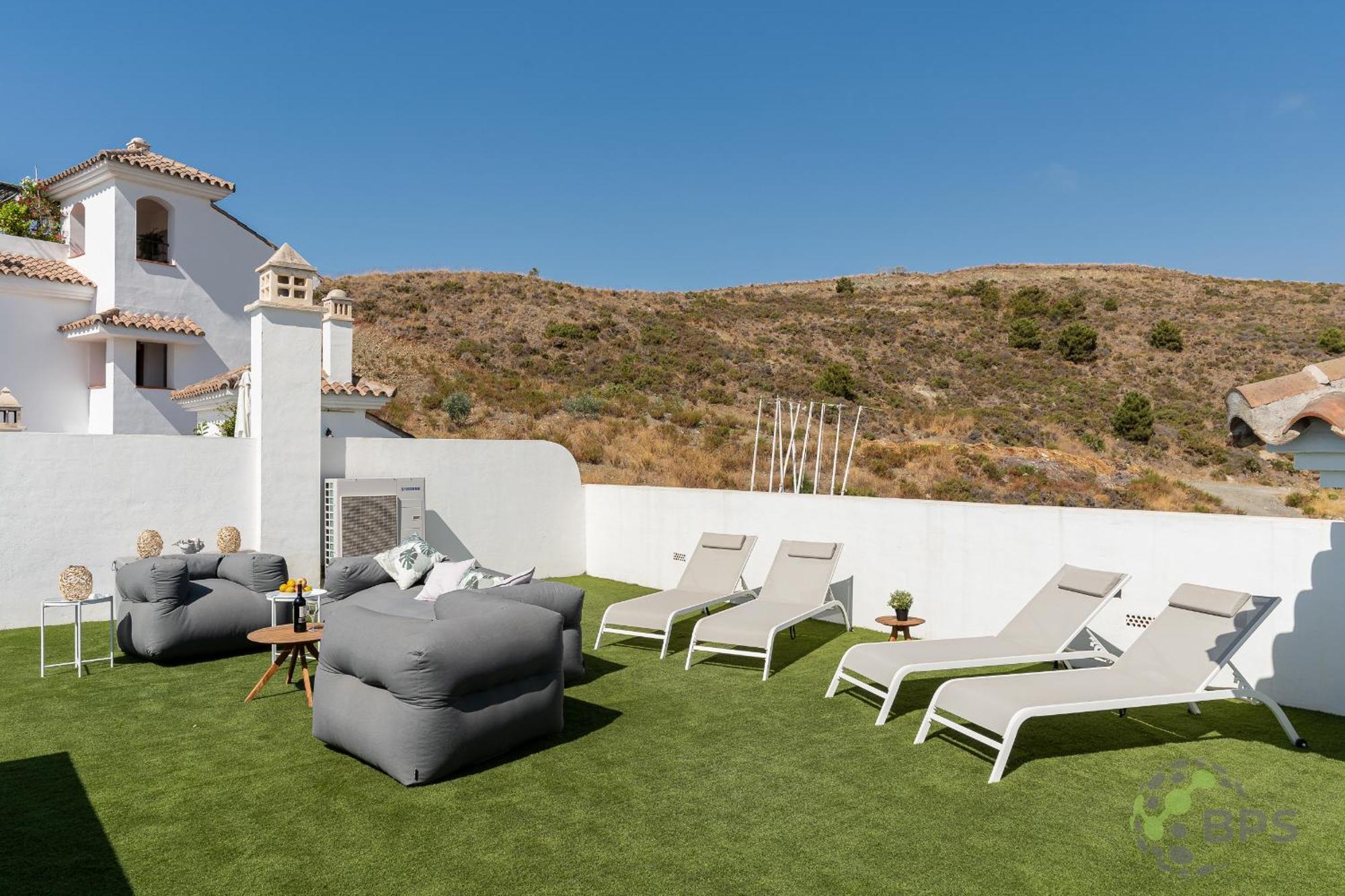 Apartment Luxurious-3-bed-penthouse-360-sea Views-263 *