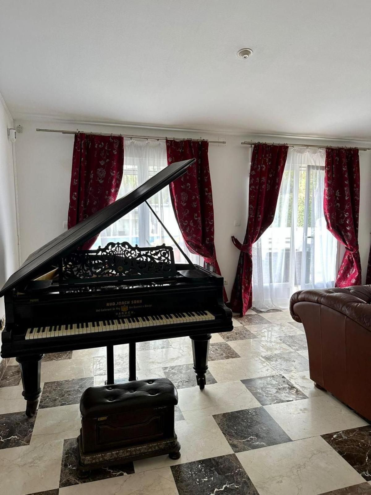 Dardan Villa *