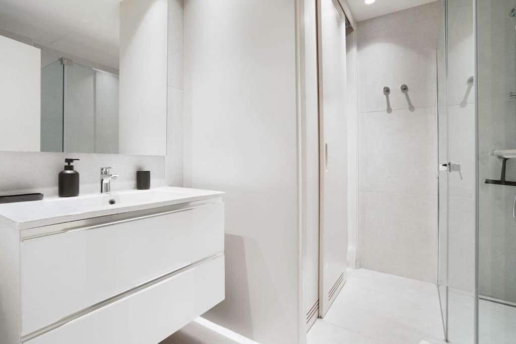 Brand New Luxury 2bd Velaya Beachfront Rdr442 Estepona