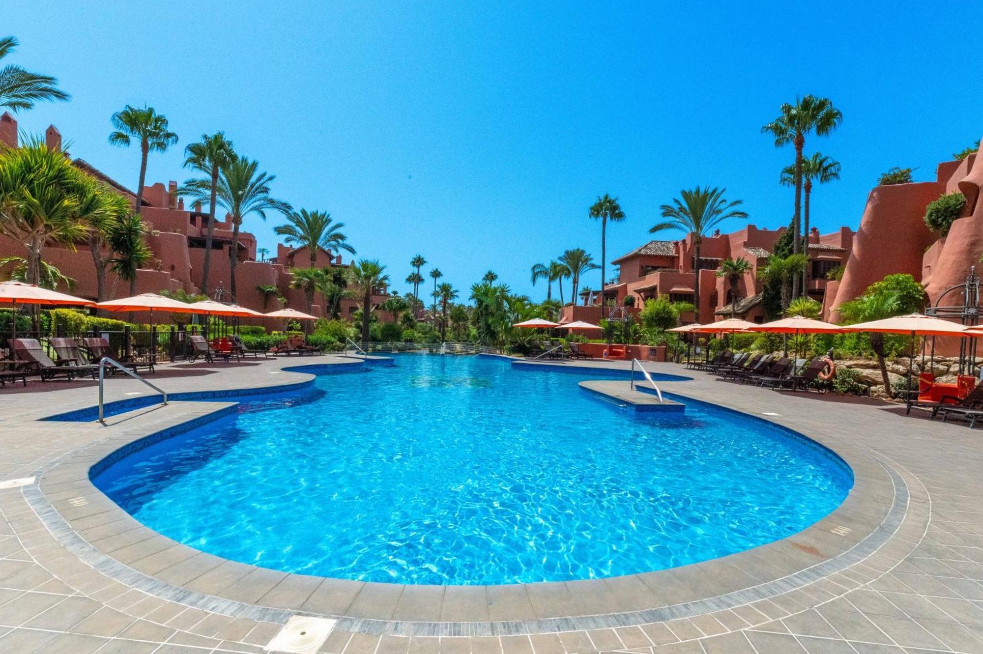 Vacation Marbella I The Signature Penthouse, Sea View, Sauna, Private Heated Jacuzzi, Cutting-edge Amenities