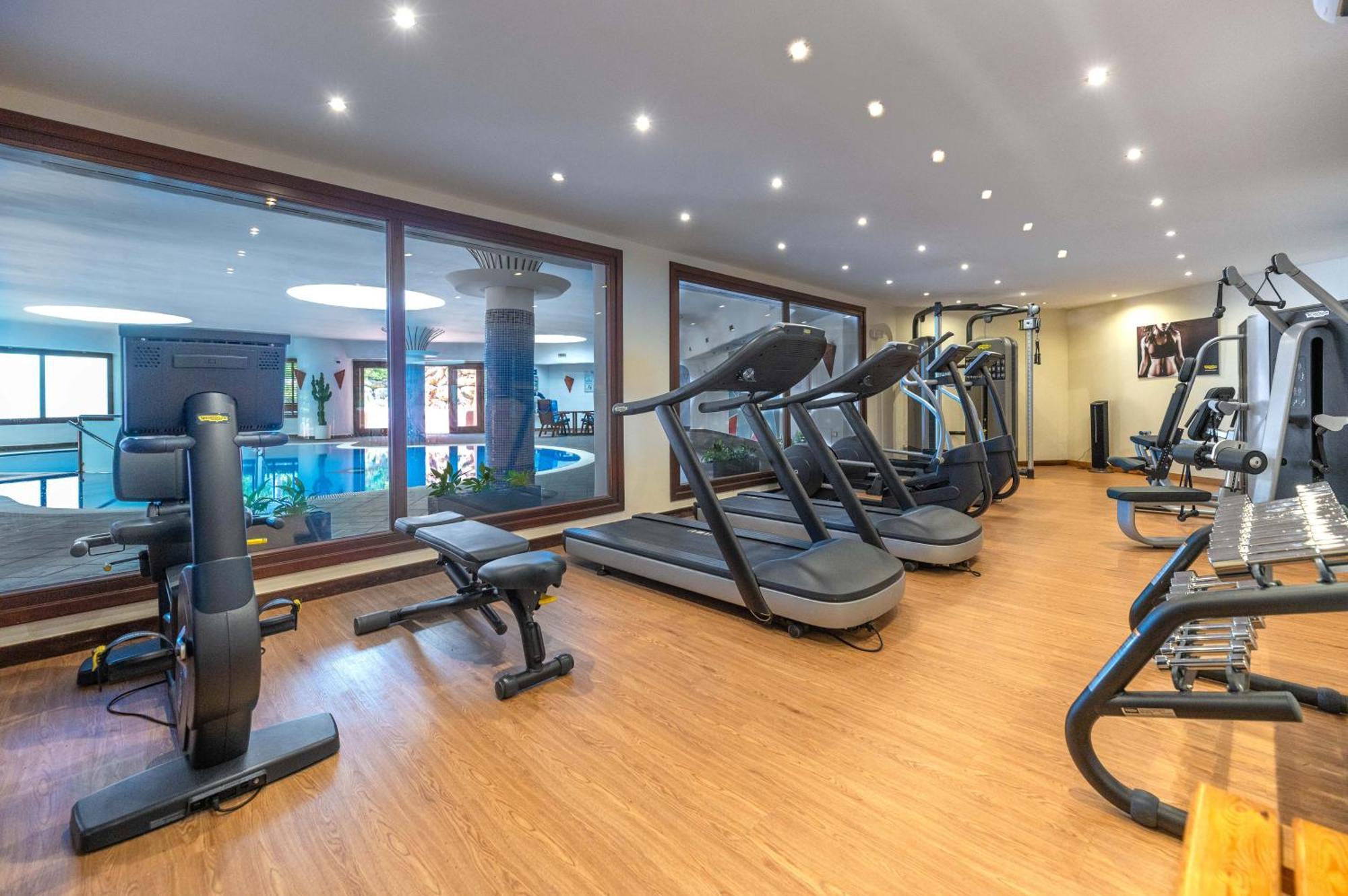 Vacation Marbella I The Signature Penthouse, Sea View, Sauna, Private Heated Jacuzzi, Cutting-edge Amenities *
