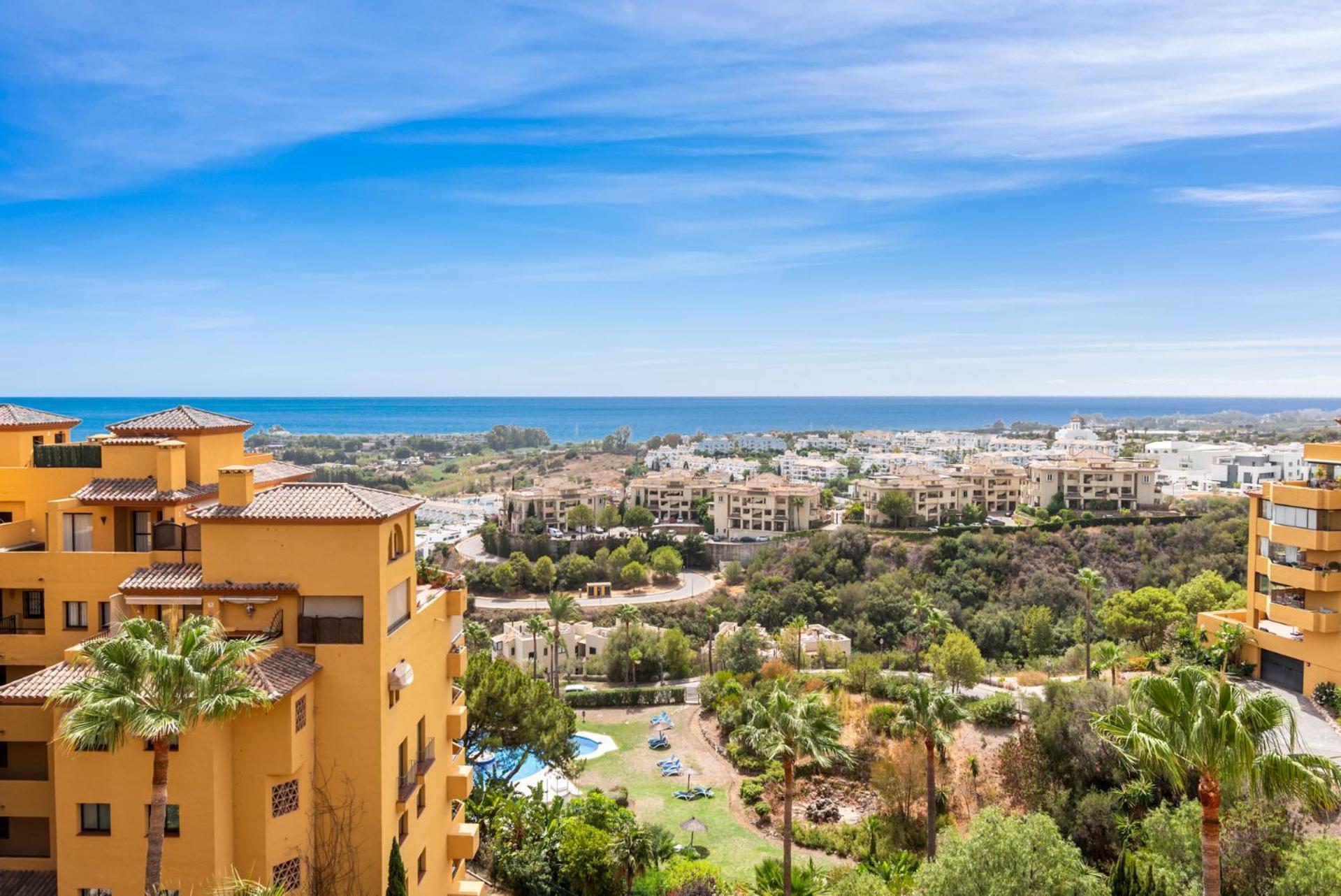 Sky And Sea Penthouse Apartment