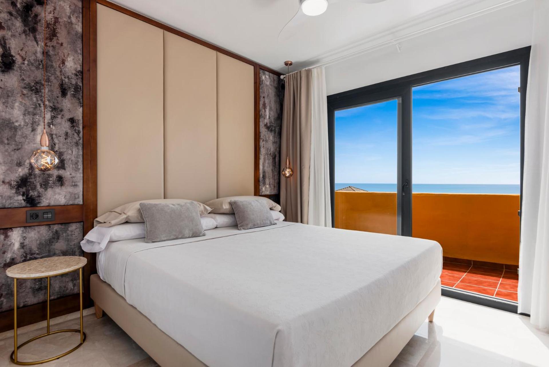 Sky And Sea Penthouse Apartment