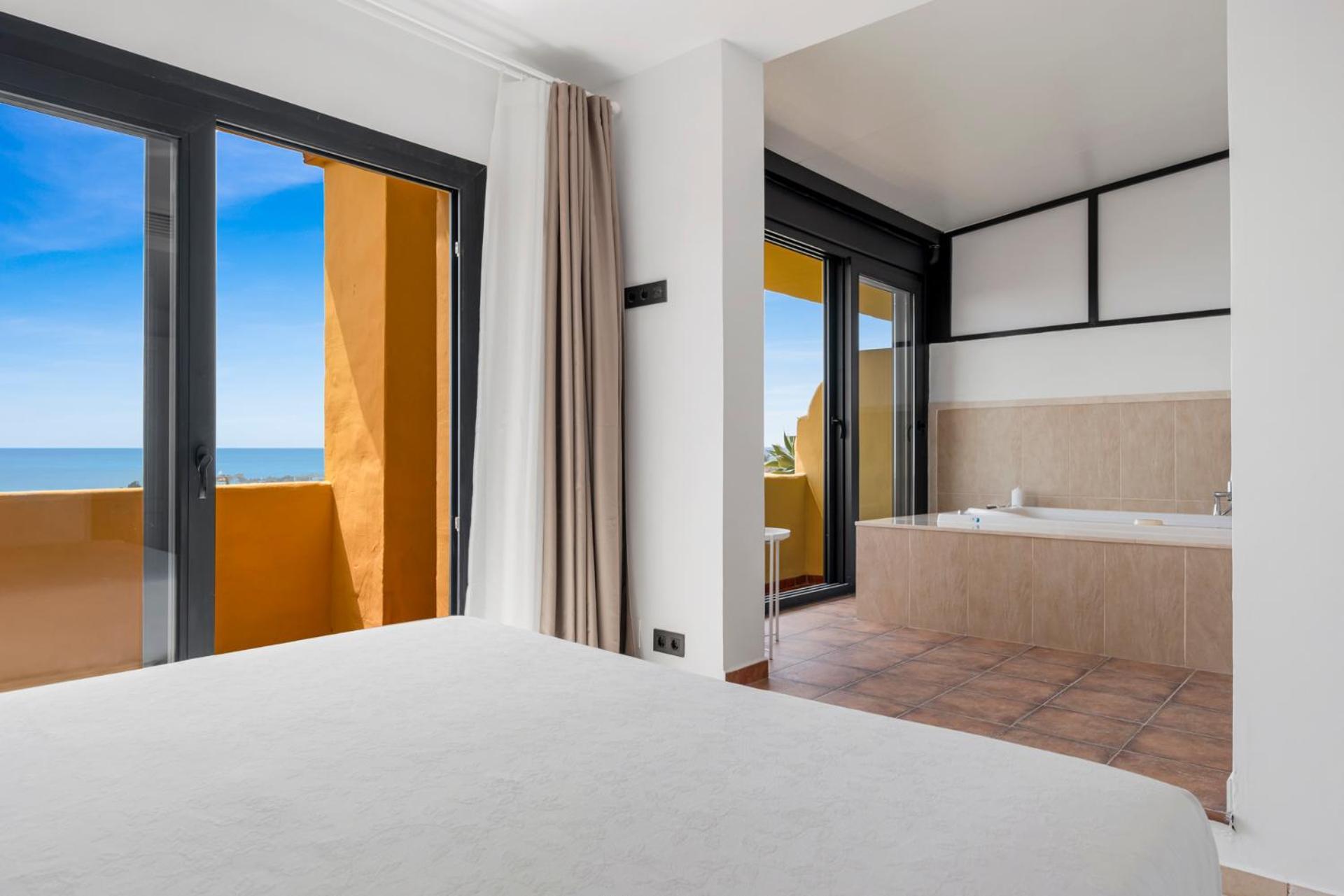 Sky And Sea Penthouse *