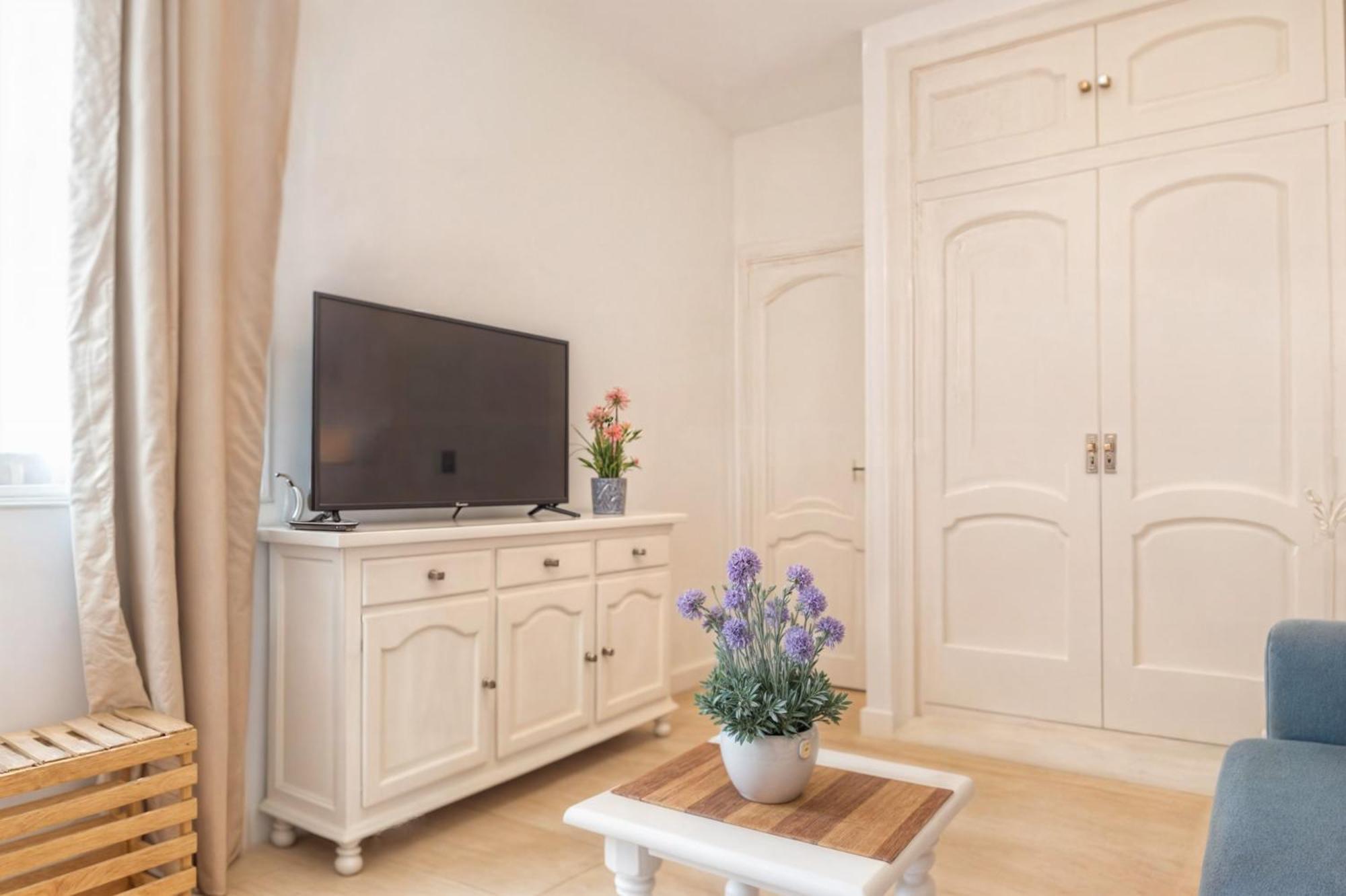Apartment Juan Apartment-coastal Refuge By The