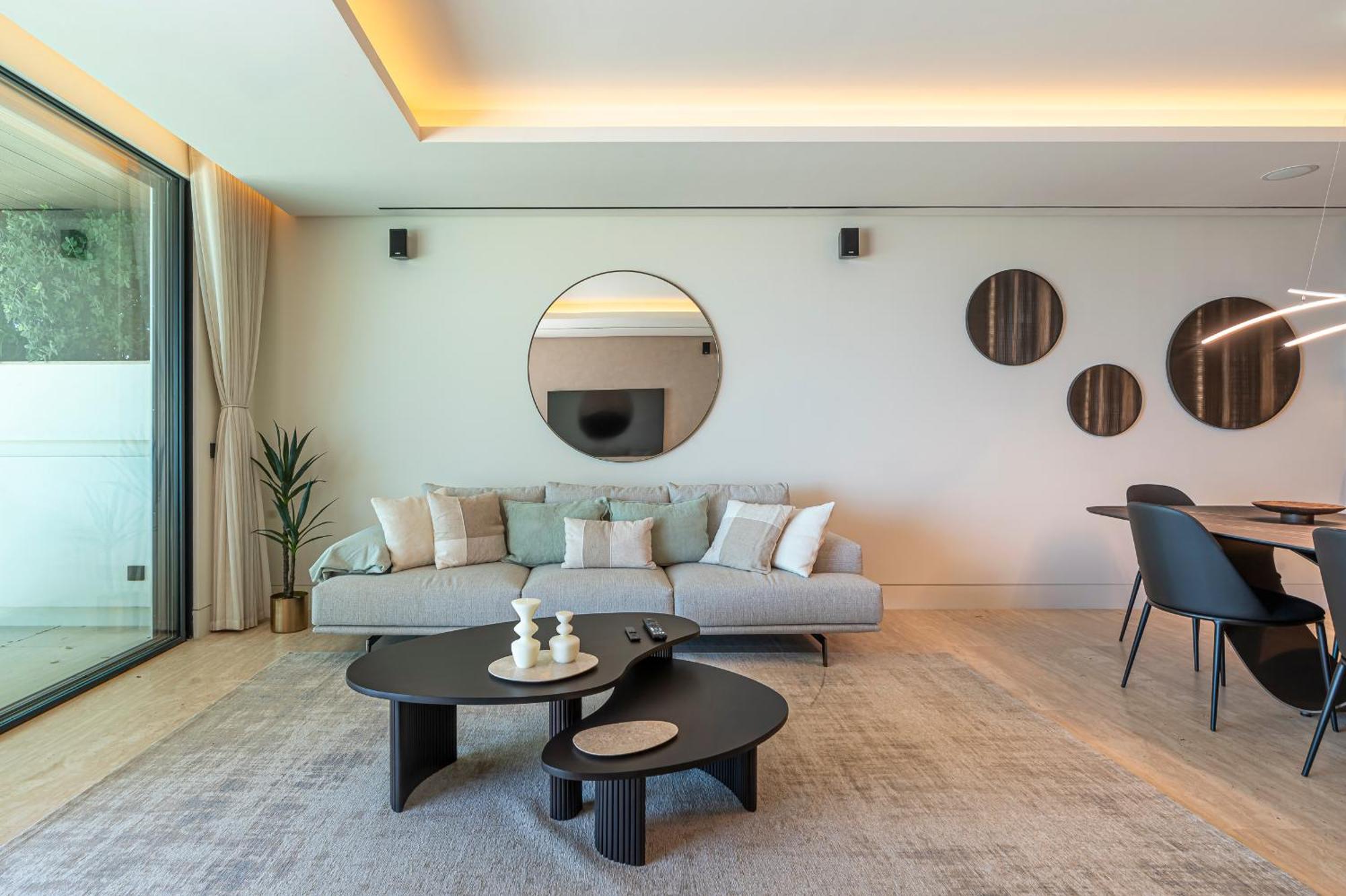 Luxury Front Line *