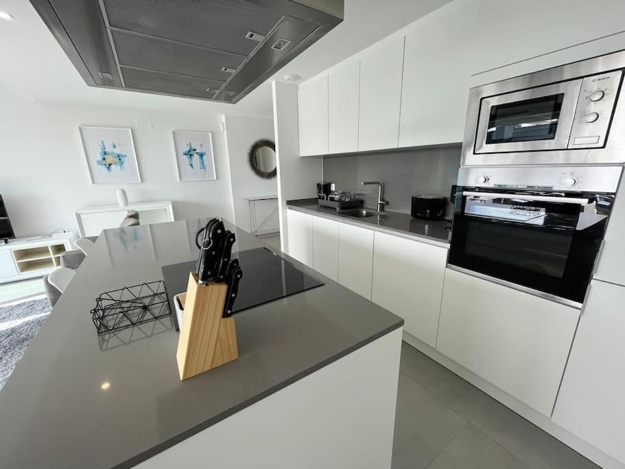Apartment 3 Bed With Sea Views *