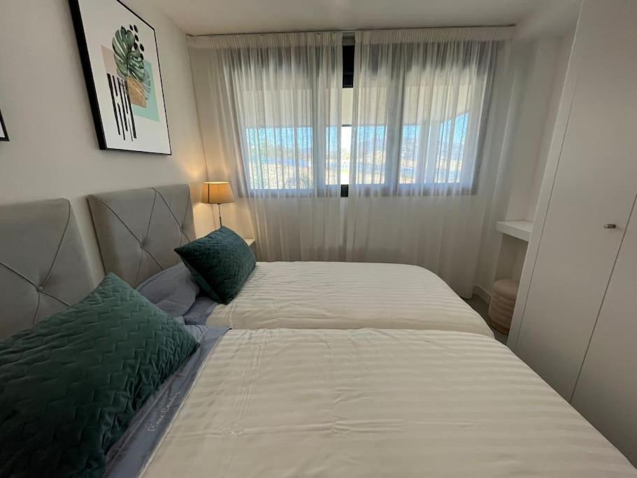 3 Bed With Sea Views Apartment