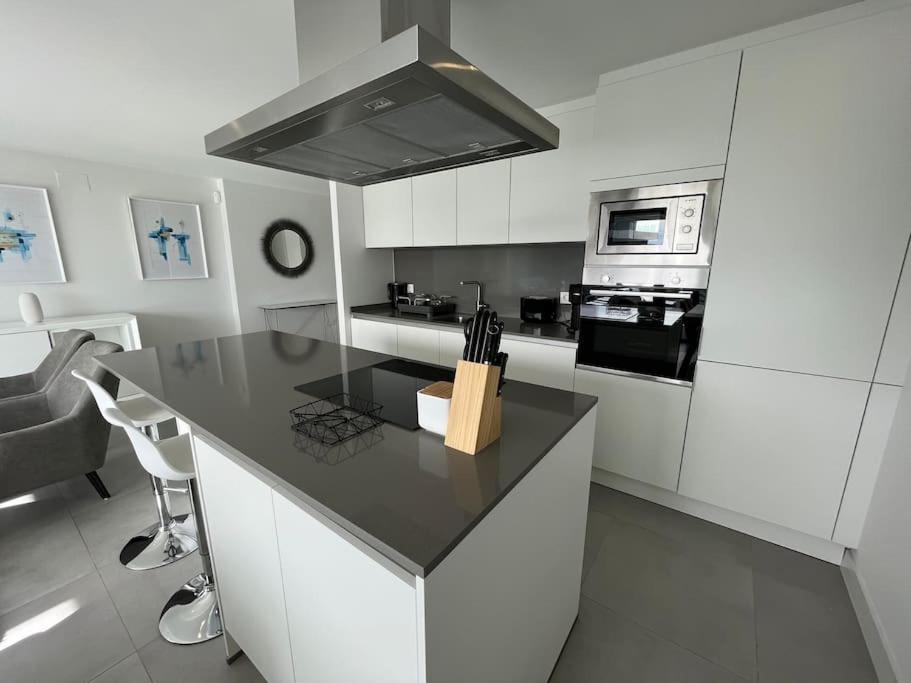 Apartment 3 Bed With Sea Views Estepona