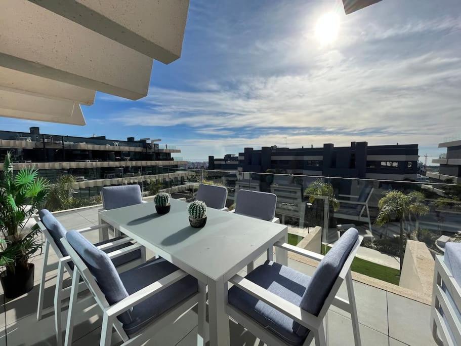 3 Bed With Sea Views Apartment