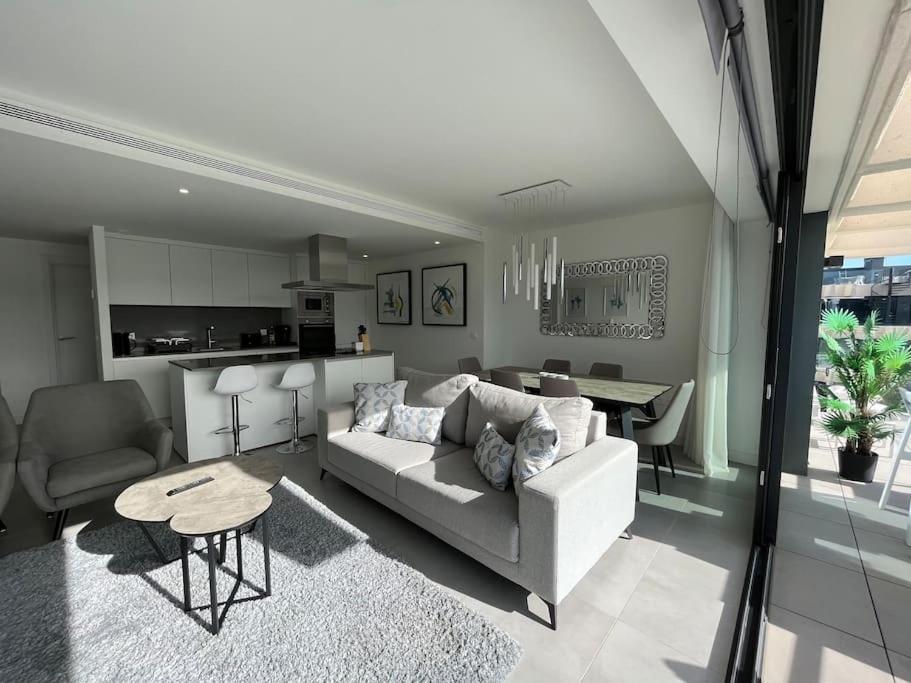 3 Bed With Sea Views Apartment *