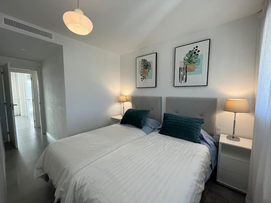 3 Bed With Sea Views Apartment Estepona