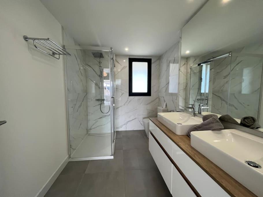 3 Bed With Sea Views Estepona