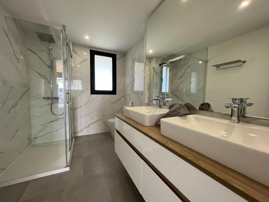 3 Bed With Sea Views * Estepona