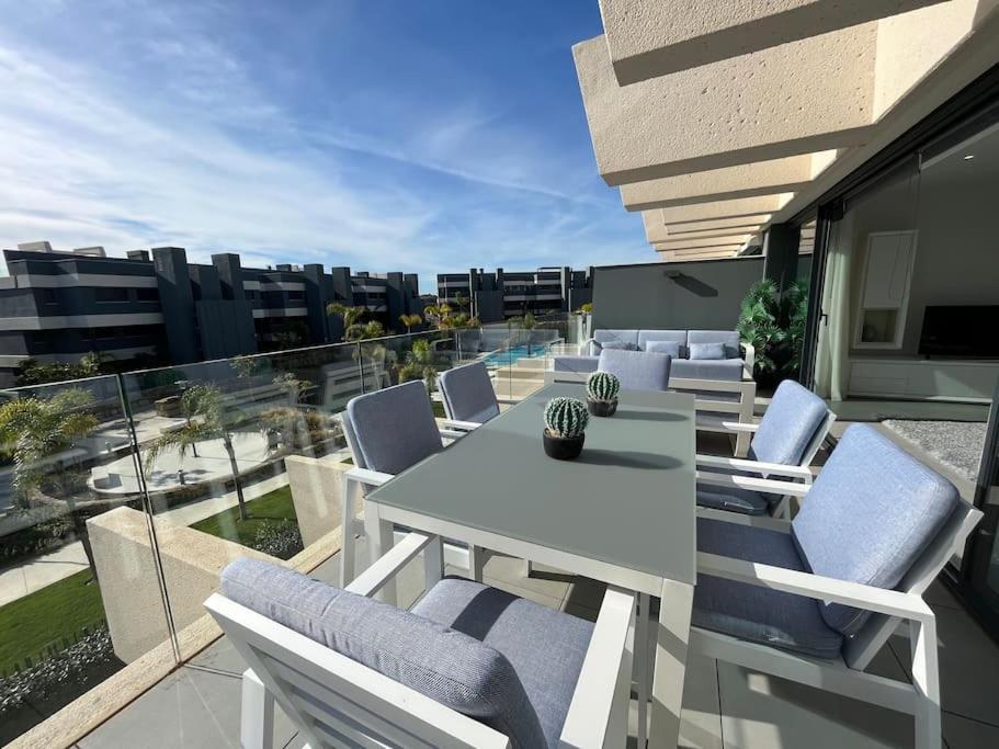 3 Bed With Sea Views *